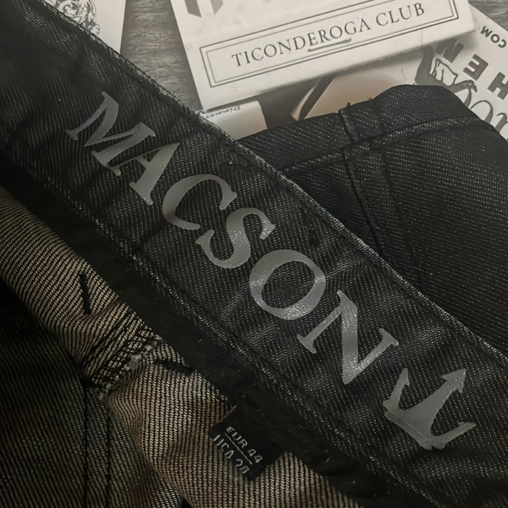 ⚫️👖⚫️• 🕶 Macson x Issa Alpha Vibe 🕶• 👖⚫️👖